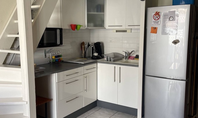 Les Cabanes de Fleury Apartamento | Studio 300m from the sea, fully equipped
