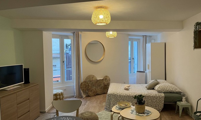 Hyeres City Centre Apartamento | STUDIO 30m2 - Heart of Hyères - Pedestrian street