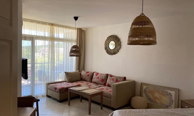Sozopol Apartamento | STUDIO 31 South Pearl Homes