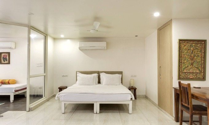 Hauz Khas Apartamento | Studio 37 with a beautiful glass-room