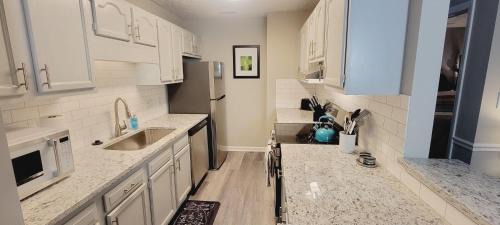 Pine Forest Apartamento | Studio 409 - Accessible with Premium Wifi