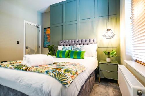 Peterborough Apartamento | Studio 44 - Spacious Studios - City Centre Location - Contractor Friendly - Free WiFi - Smart TV - Desk Space - Well Designed - Communal Garden