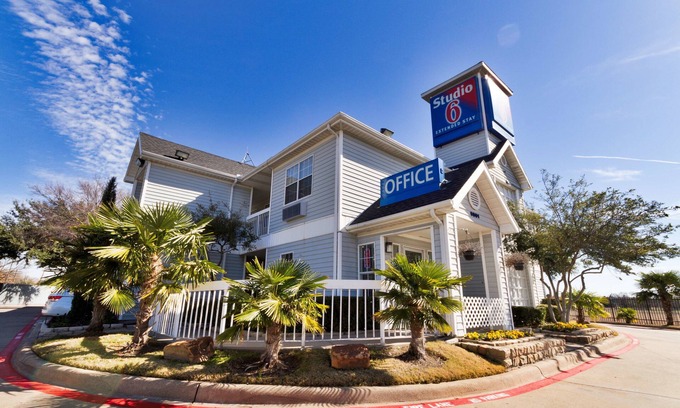 Lake Highlands Hotel | Studio 6 Dallas, TX - Garland - Northeast