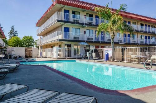 Raisin Hotel | Studio 6-Fresno, CA - Extended Stay