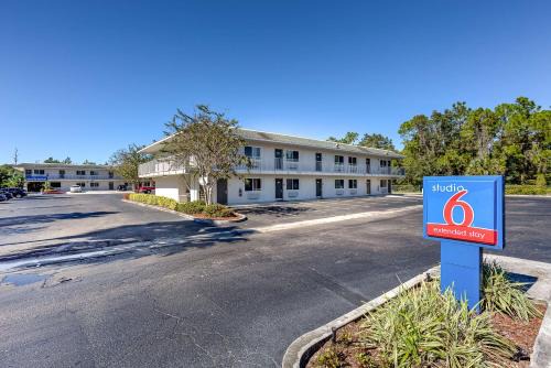 Kissimmee Hotel | Studio 6-Kissimmee, FL - Orlando