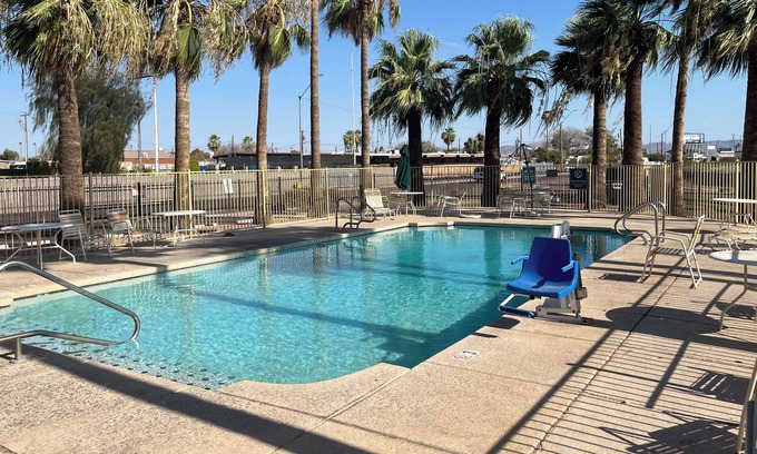 Encanto Hotel | Studio 6 Phoenix, AZ - Midtown