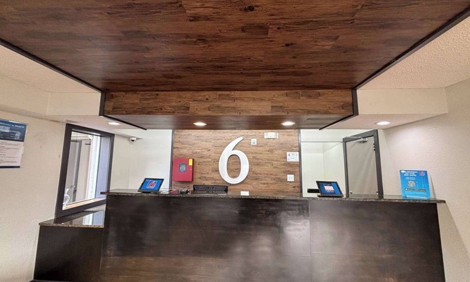 Paw Creek Hotel | Studio 6 Suites Charlotte, NC - Northlake