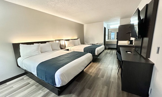 Highland Park Hotel | Studio 6 Suites Louisville, KY – Airport/Expo Center