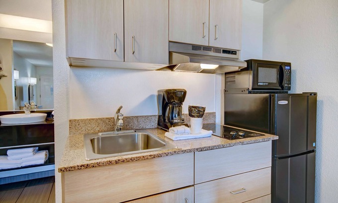 Tucson Hotel | Studio 6 Tucson, AZ - Irvington Road