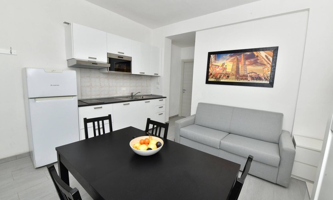 San Lazzaro di Savena Apartamento | Estudio-Exclusivo-Baño con ducha-Vista al patio-Monolocale