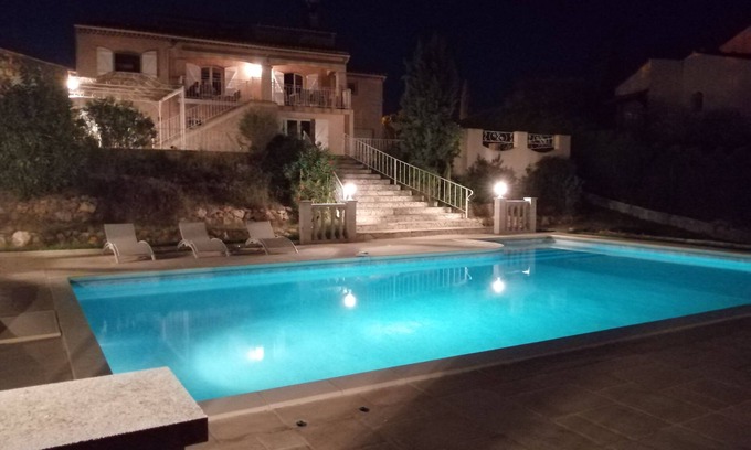 Roquebrune-sur-Argens Apartamento | PROMOCION SEPTIEMBRE: 65 € / NOCHE ESTUDIO EN VILLA CON PISCINA ROQUEBRUNE / ARGENS