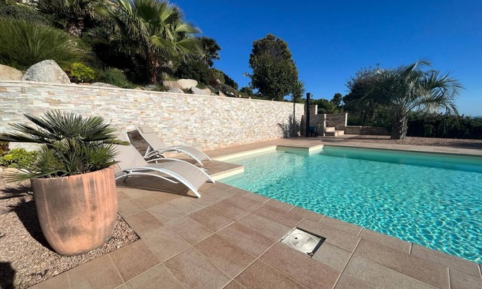 Alata Apartamento | Studio "Albitru" avec piscine & vue sur la baie d'Ajaccio !