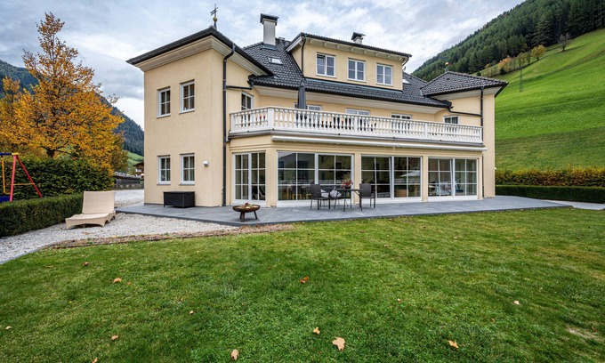 Valle Aurina Apartamento | Estudio 'Alpen Living 1st Floor Small' con vistas a la montaña, bañera de hidromasaje y Wi-Fi