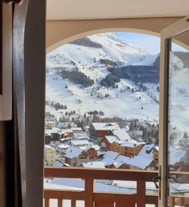 Les Deux Alpes Apartamento | Studio Alpheratz Forest - 1 à 3 pers - WIFI, balcon, vue piste et glacier Muzelle, calme, proche commerces et pistes- TSC Super Venosc à 80m