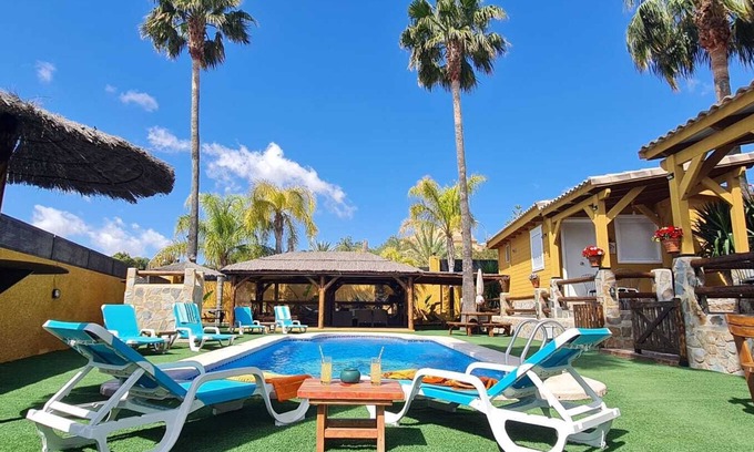 Hoya de los Patos Apartamento | Estudio 'Altea' con piscina compartida, Wi-Fi y aire acondicionado