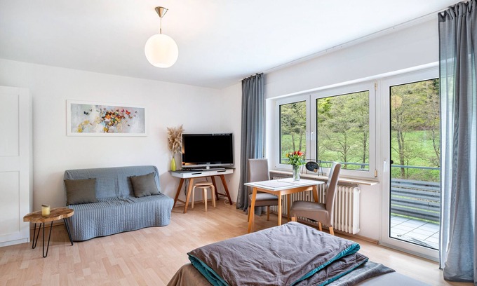 Bad Herrenalb Apartamento | Estudio 'Am Gaisbach' con balcón y Wi-Fi