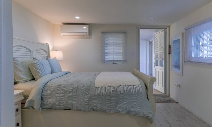 Southampton Apartamento | Studio Apartment above Horseshoe Bay Beach
