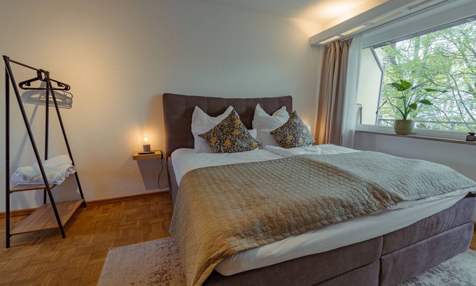 Oberesslingen Apartamento | Studio Apartment mit Parkplatz