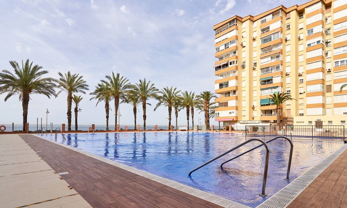Algarrobo Apartamento | Apartamento estudio "Fetén Algarrobo Costa" con vistas al mar, piscina privada y Wi-Fi