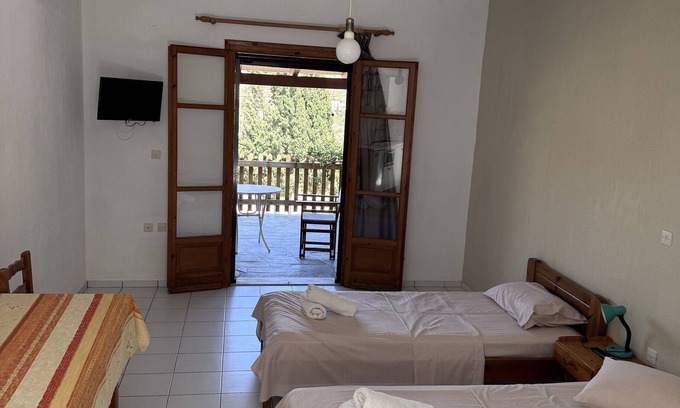 Pisses Apartamento | Studio Apartment '1' with Sea View, Wi-Fi and Air Conditioning