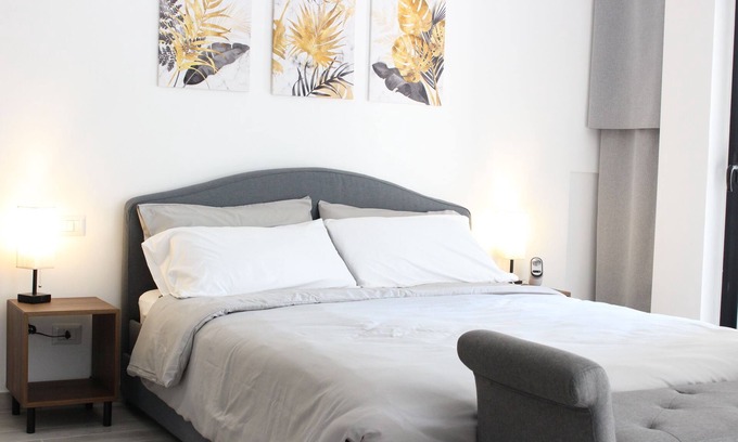 Seveso Apartamento | Studio apartment 100 meters from the station. Trains every 15 minutes to Milan and Como!
