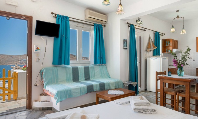Livadi Apartamento | Estudio 'Agnadi' con vistas al mar, balcón y aire acondicionado