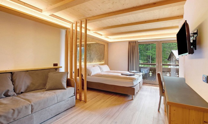 Livigno Apartamento | Apartamento estudio 'Agriturismo Bosco D'oro 4' con vistas a la montaña, jardín compartido y Wi-Fi