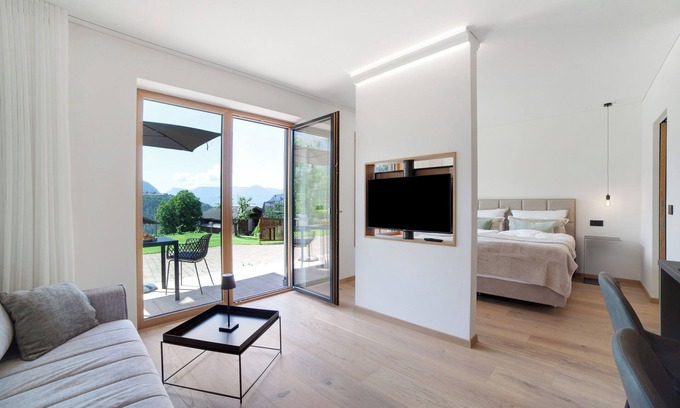 Rifiano Apartamento | Apartamento estudio 'Alivo Living Apartment Olivia' con vistas a la montaña y terraza compartida
