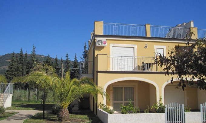 Pizzo Apartamento | Apartamento moderno con terraza en el Pizzo Beach Club