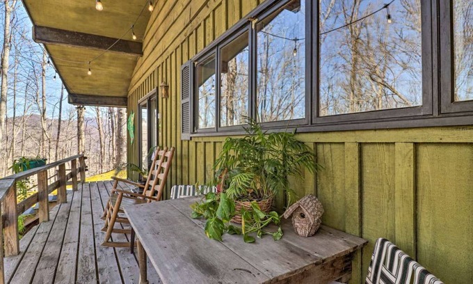 Cullowhee Apartamento | Apartamento tipo estudio sobre Catamount Gap - 2 millas de WCU con cocina completa