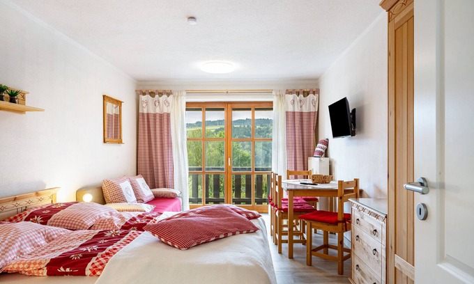 Obernzell Apartamento | Apartamento estudio 'Auszeit Am Fluss - Donau' con balcón