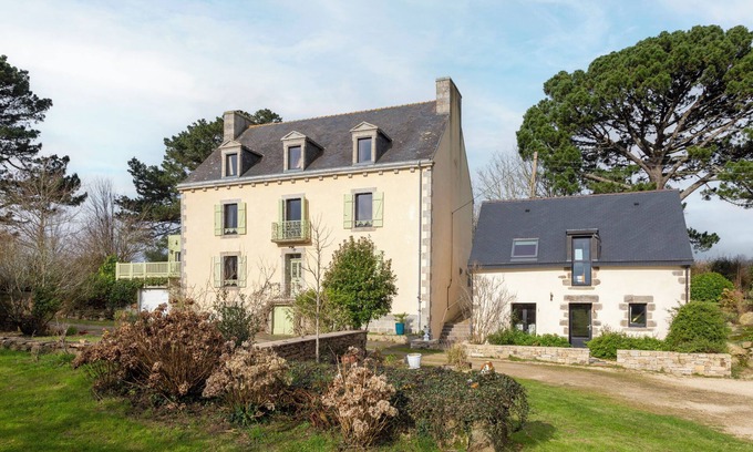 Concarneau Apartamento | Apartamento estudio 'Avec Terrasse Au Calme' con terraza privada, jardín privado y Wi-Fi