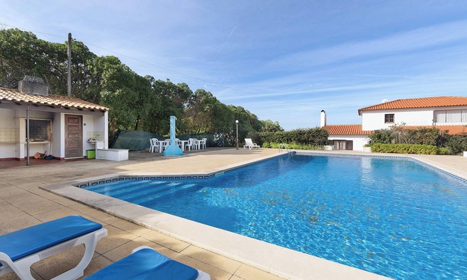 Colares Apartamento | Apartamento estudio 'Estúdio Alto Da Praia' con vistas al mar, piscina compartida y Wi-Fi