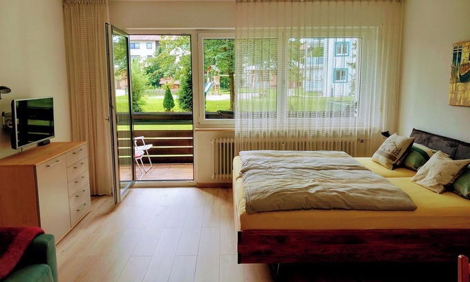 Hoheneck Apartamento | Apartamento-estudio 'Wohnung Isarnähe' con jardín y balcón compartidos & wifi