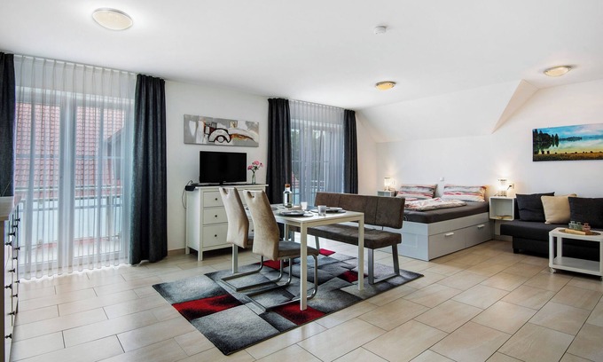 Ihrlerstein Apartamento | Apartamento estudio 'Mia' con vistas a la montaña, balcón y Wi-Fi
