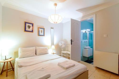Mecidiyekoy Apartamento | Studio Apartment on Garden Floor in the Center of Mecidiyeköy
