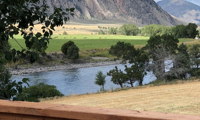 Gardiner Apartamento | Studio apartment on the banks of Yellowstone River