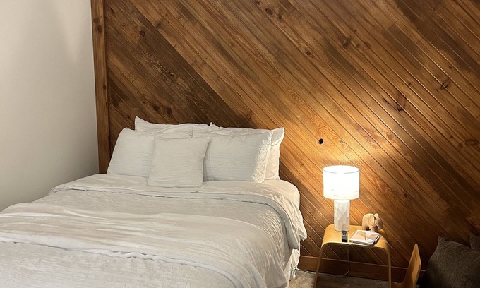 Clarkesville Apartamento | Studio Apartment Perfect for Two off Lake Burton near Clayton, GA and Helen, GA