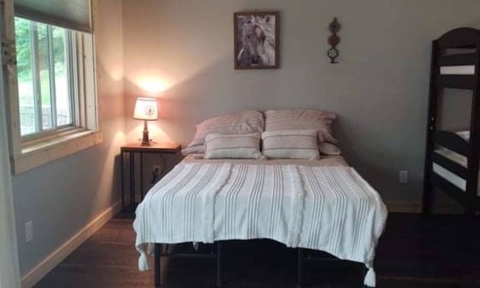Williamsburg Casa | Studio Apartment with patio. Casino, Flint Fields Equestrian , State Trails.