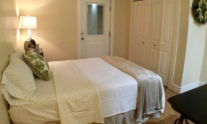 Burley Apartamento | Studio Apartment with kitchen, bathroom &queen bed