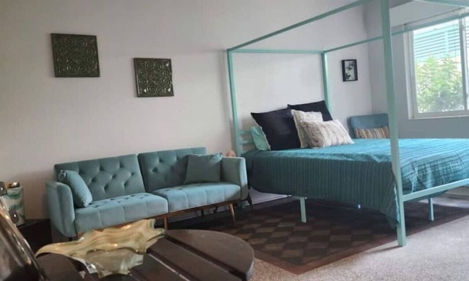 Crescent Lake Apartamento | Studio Apt Near Down Town!