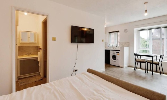 Harlington Apartamento | Studio Apt Perfect Blend of Comfort and Style