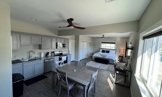 Northpoint Apartamento | Studio apt w/ laundry + parking