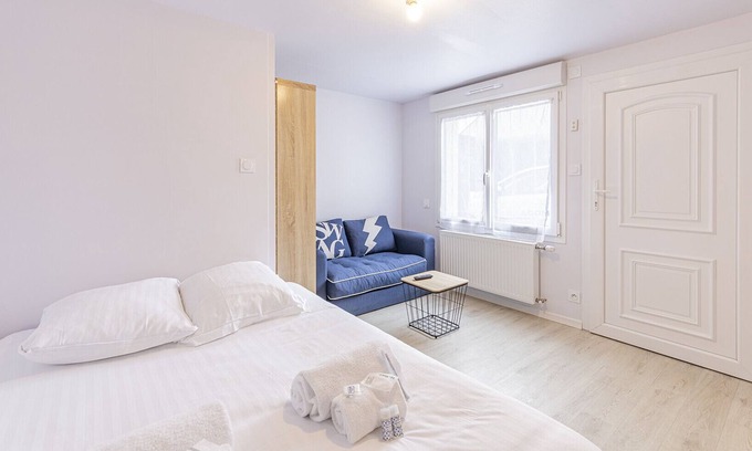 Laval Apartamento | Studio au RDC d'un pavillon - Le Bourny