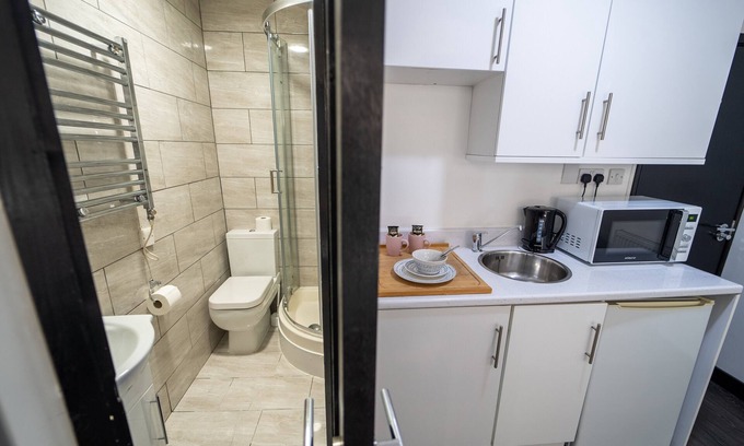 Birmingham Apartamento | Studio Available Close to Queen Elizabeth Hospital
