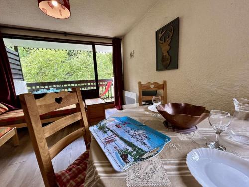 La Salle-les-Alpes Apartamento | Studio avec coin montagne - 4 pers, à 100m des télécabines, piscine, parking, casier à ski - FR-1-330F-94
