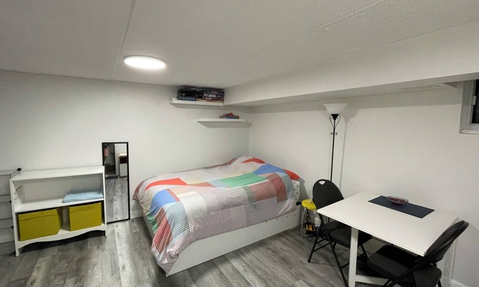 Mississauga Valleys Casa | Studio basement unit in quiet area, minutes from downtown Mississauga.