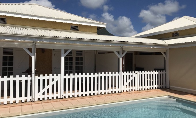 Trois-Rivieres Apartamento | Estudio entre el mar y la montaña tt comodidad tranquila y segura terraza de la piscina