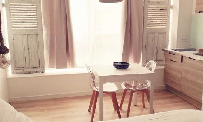 Le Creusot Apartamento | Studio Bohème -Estudio-Premium-Baño en la habitacion