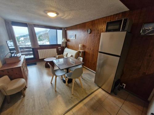 Besse-et-Saint-Anastaise Apartamento | Studio cabine au cœur de la station, WiFi gratuit - FR-1-814-132